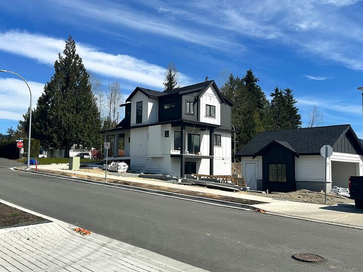 Property Photo: 33164 Tunbridge Avenue BC V2V 6X9