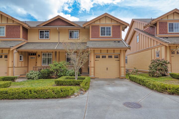 Property Photo: 809 North Road 4 BC V0N 1V9