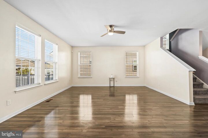 Property Photo:  1725 Hudgins Farm Circle  VA 22408 