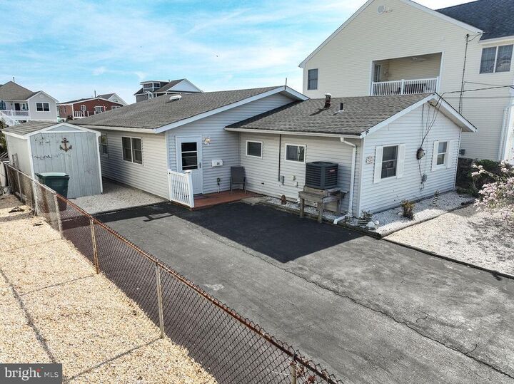 Property Photo:  28 W Hudson Drive  NJ 08087 