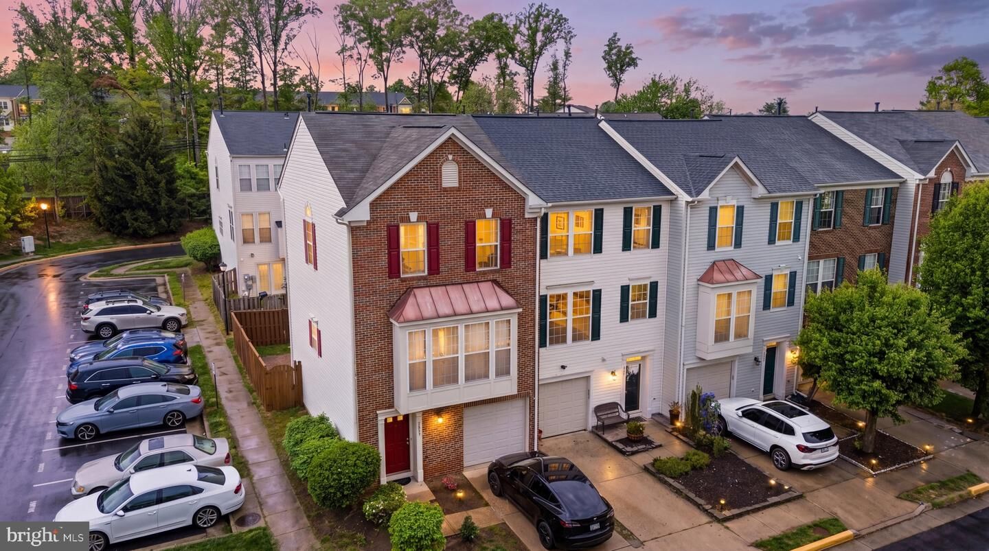 Property Photo:  7864 Dogue Indian Circle  VA 22079 