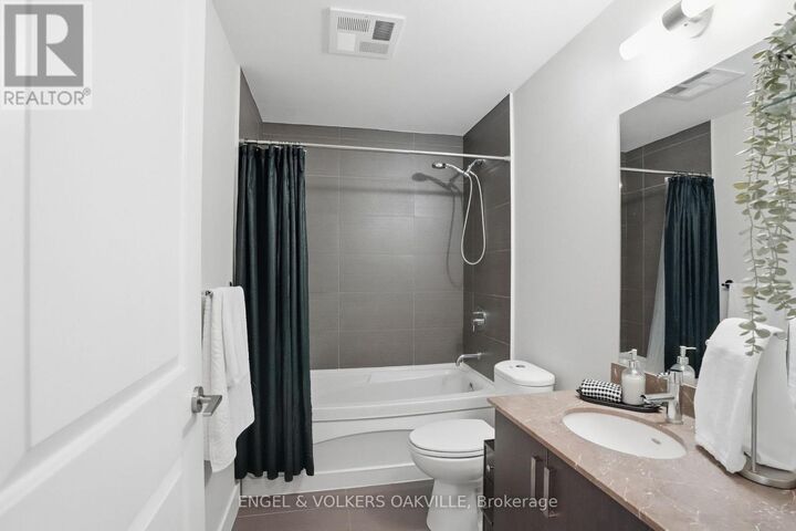 Property Photo: 7608 Yonge Street 528 ON L4J 0J5