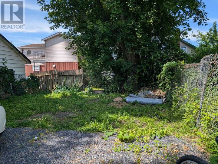 Property Photo: 307-309 Prince Arthure Street ON K6H 4P1