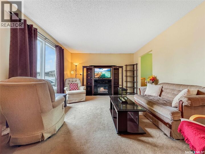 Property Photo:  3946 Diefenbaker Drive  SK S7L 6C6 