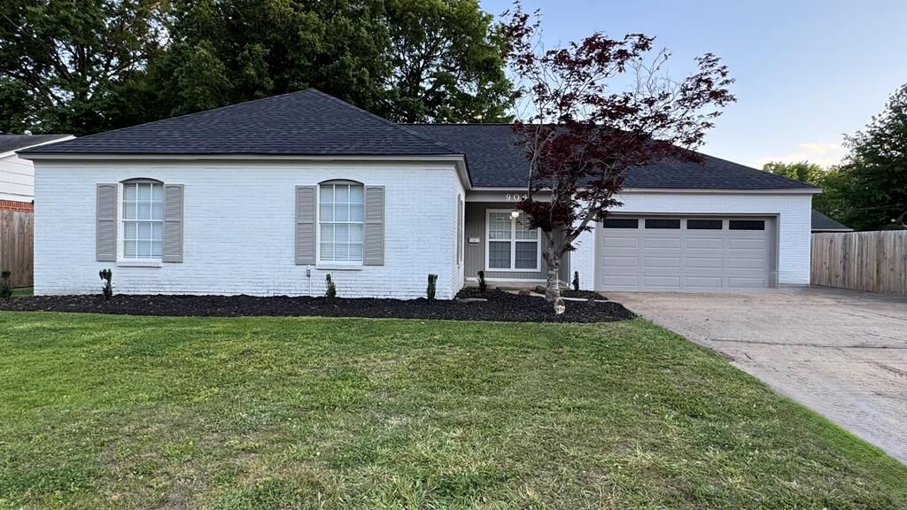 Property Photo: 904 Arlington Drive AR 72301