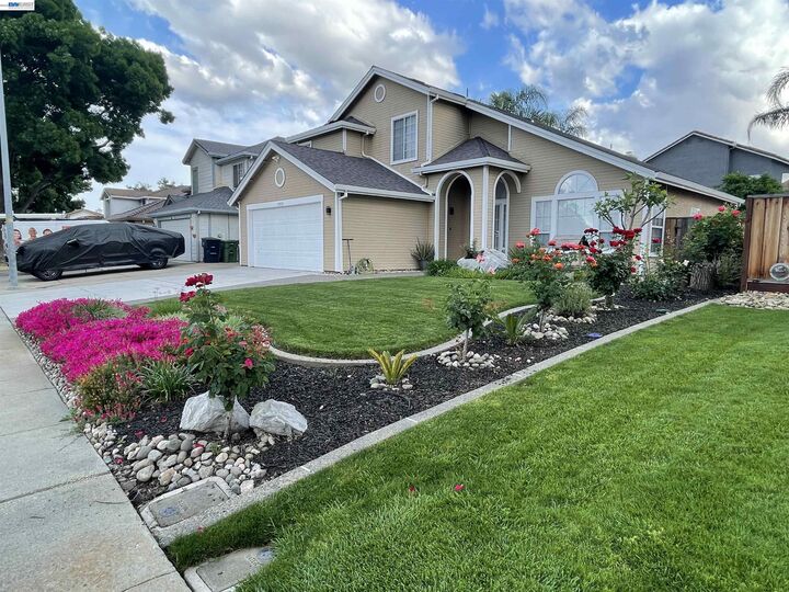 Property Photo:  1828 Bayberry Ln  CA 95376 