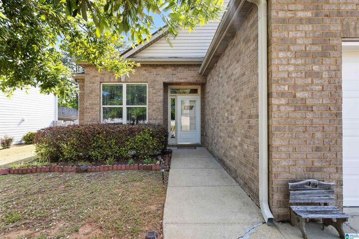 Property Photo: 1308 Kensington Boulevard AL 35040