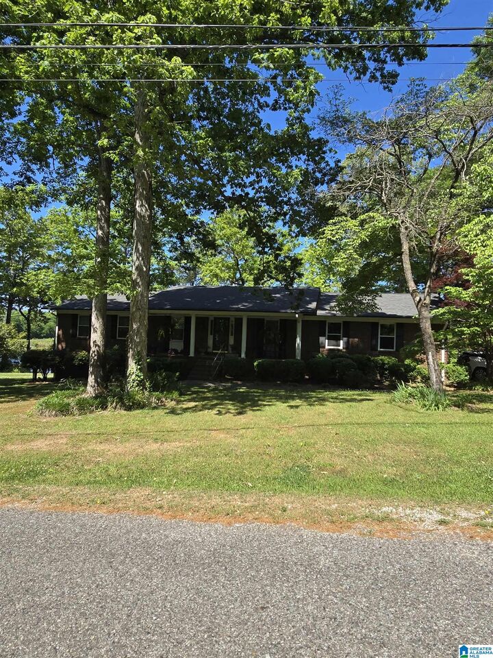 Property Photo:  10 Seddon Point  AL 35128 