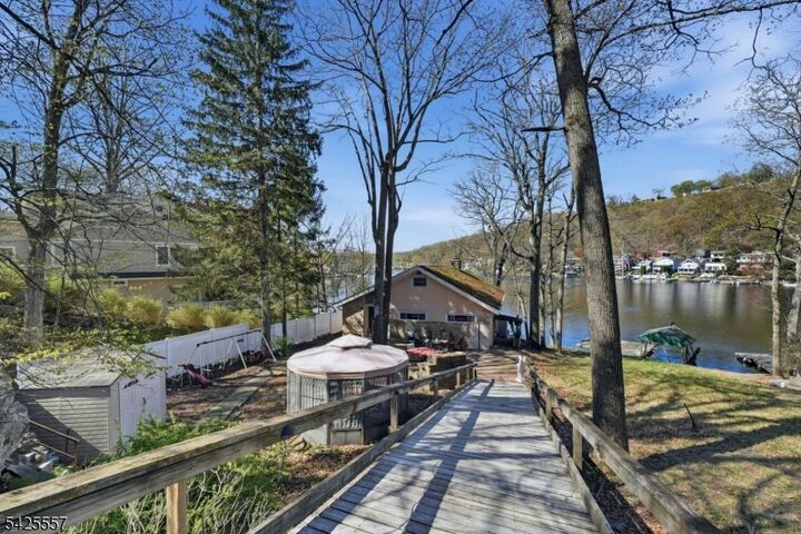 Property Photo:  6 Oneida Ave  NJ 07843 