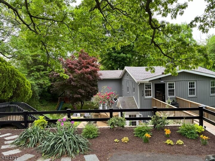 Property Photo:  12 Overlook Drive  NJ 07834 