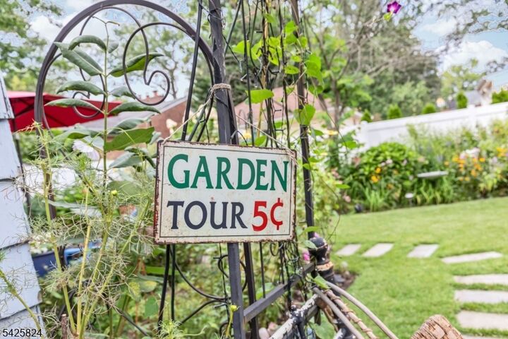 Property Photo:  25 Herning Ave  NJ 07016 