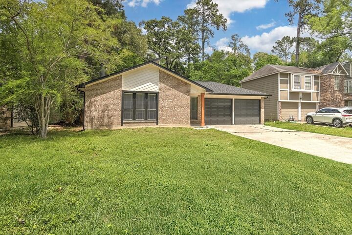 Property Photo: 23 Summer Crest Circle TX 77381