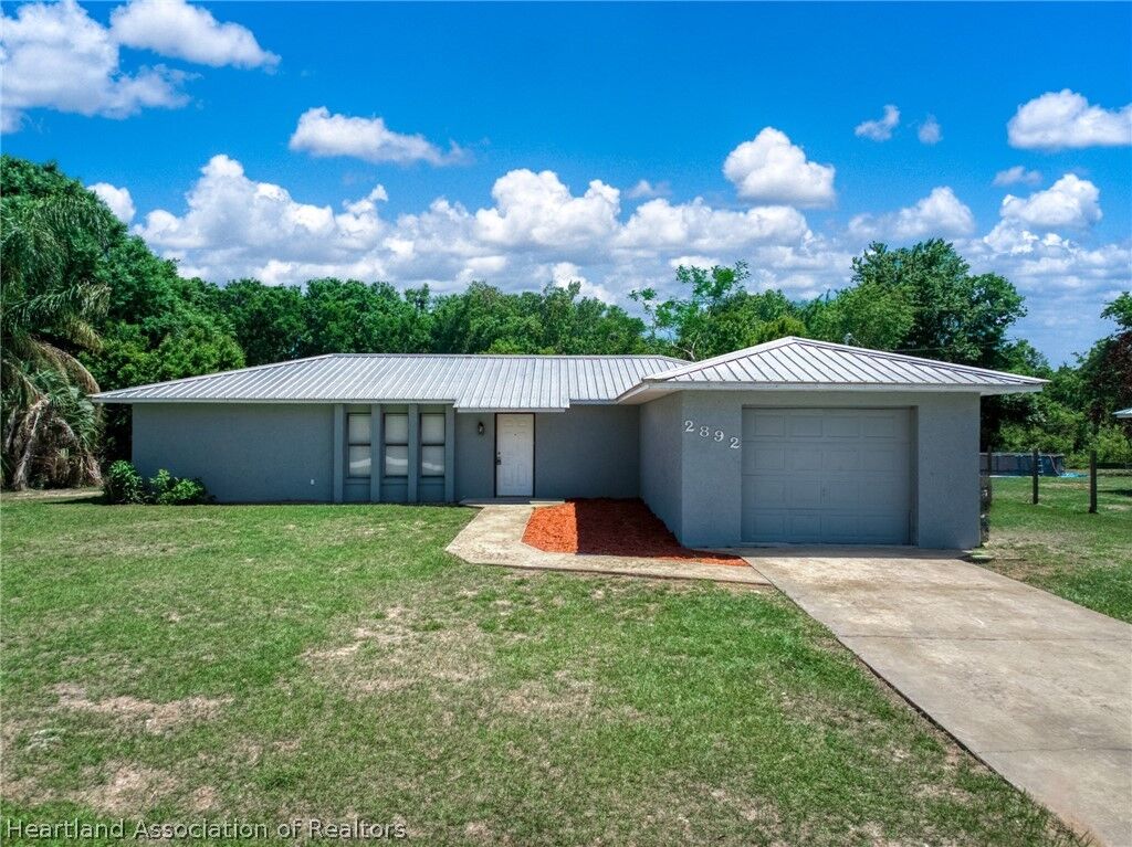 Property Photo:  2892 N Bowden Road  FL 33825 