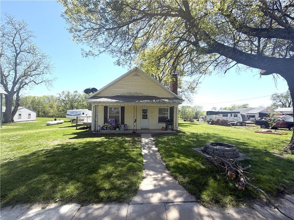 Property Photo:  340 W Wisconsin Street  MO 64625 