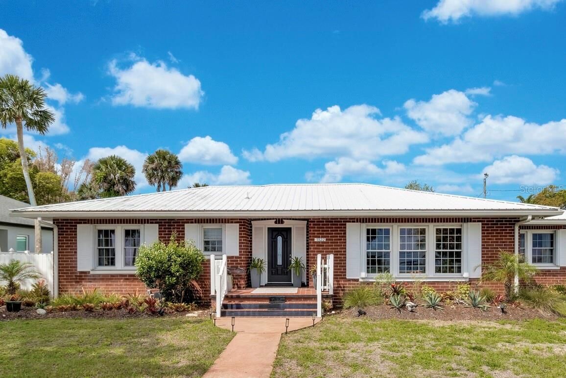 Property Photo:  1322 Riverside Drive  FL 32780 