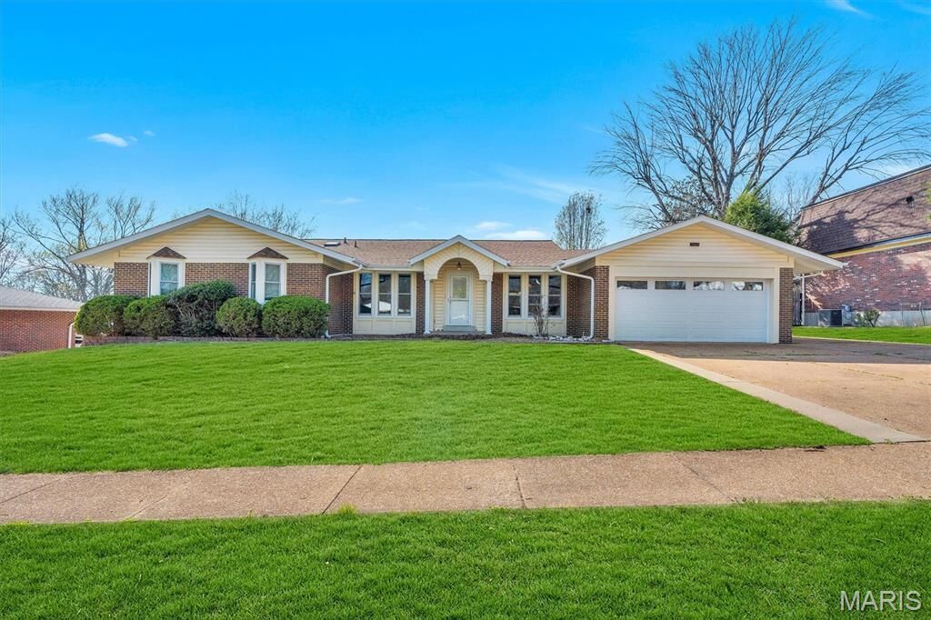 Property Photo:  1531 Heirloom Court  MO 63146 