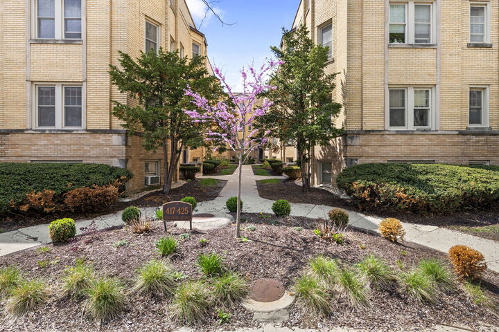 Property Photo:  417 Wisconsin Avenue Gn  IL 60302 