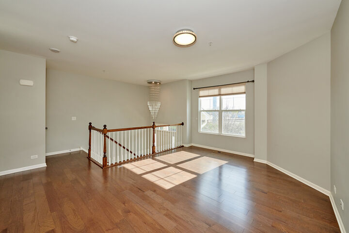 Property Photo:  1100 Evergreen Avenue  IL 60016 