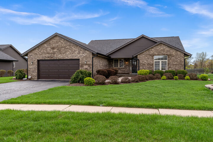 Property Photo: 6465 Corinas Curve IL 61103
