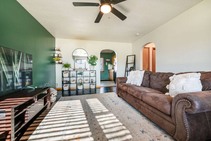 Property Photo:  1532 S 5th Avenue  IL 60901 