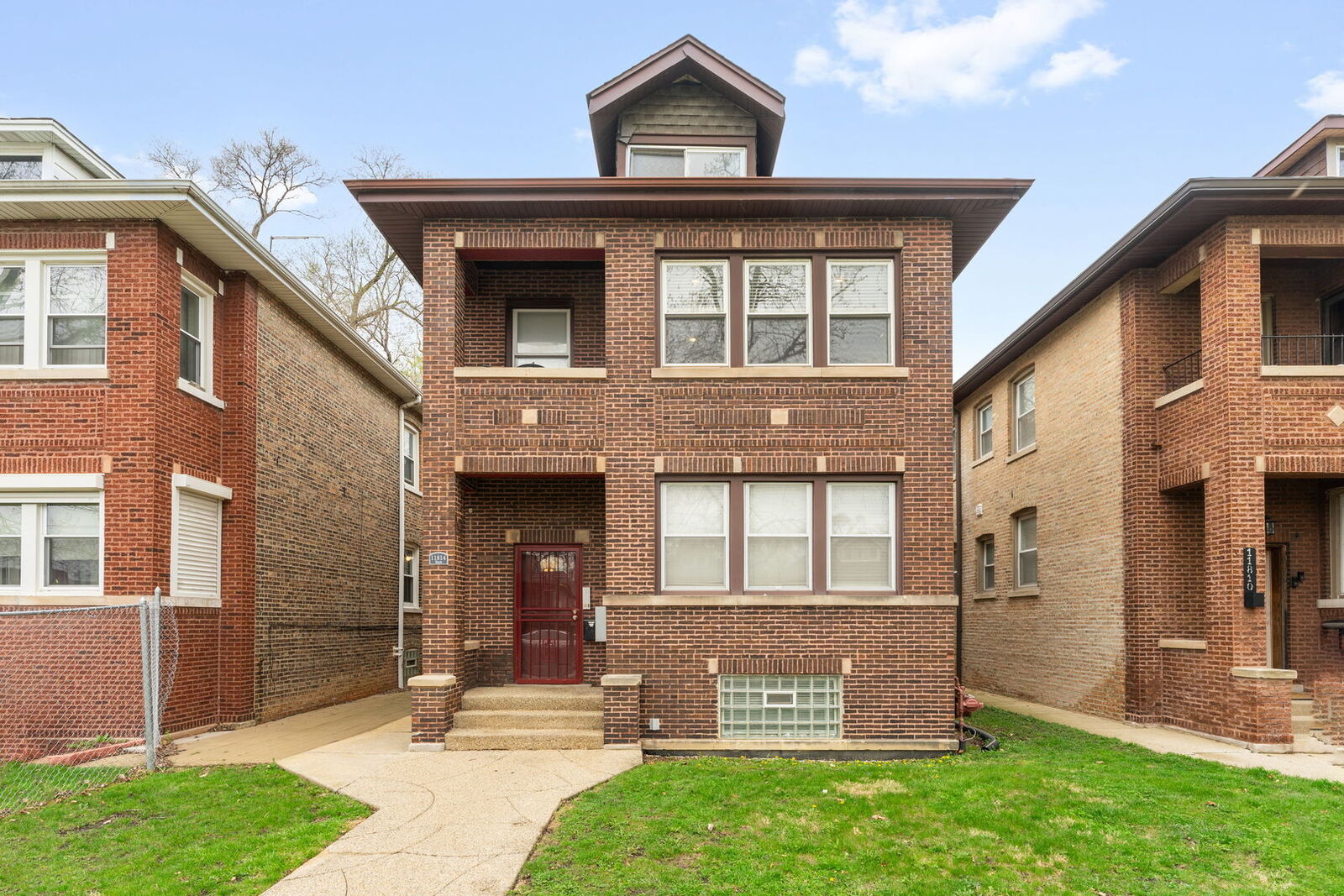 Property Photo:  11814 S Hale Avenue  IL 60643 