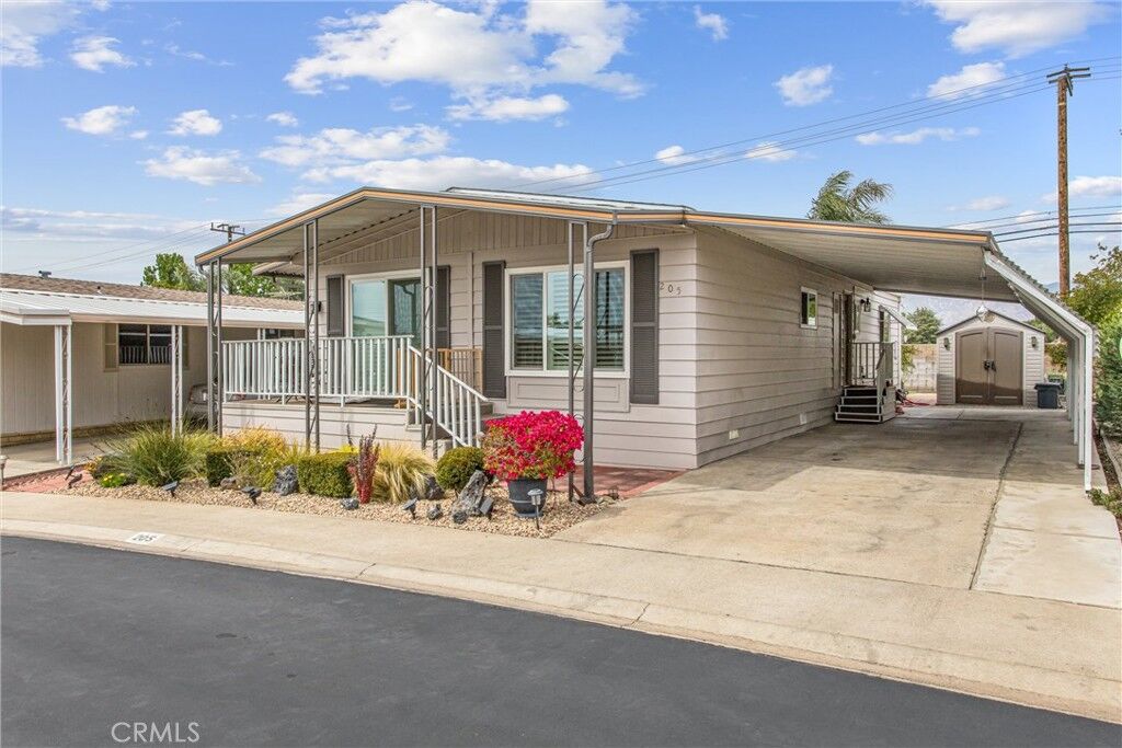 Property Photo:  626 N Dearborn 205  CA 92374 