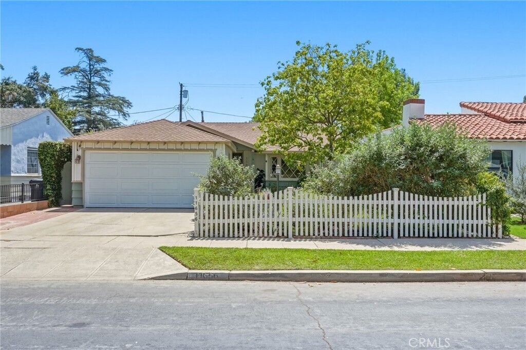 Property Photo:  11656 Margate Street  CA 91601 
