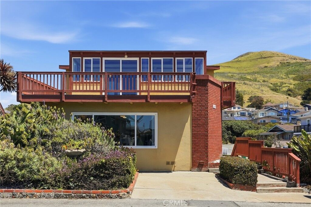 Property Photo:  3129 Studio Drive  CA 93430 