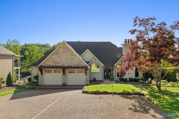 Property Photo:  605 Hunter Point Cove  AL 35661 