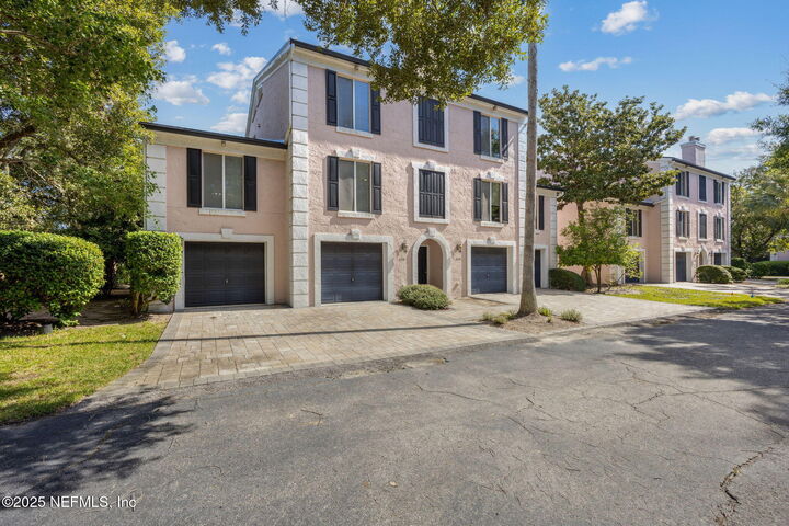 Property Photo:  4734 Gulfstream Court 9  FL 32034 