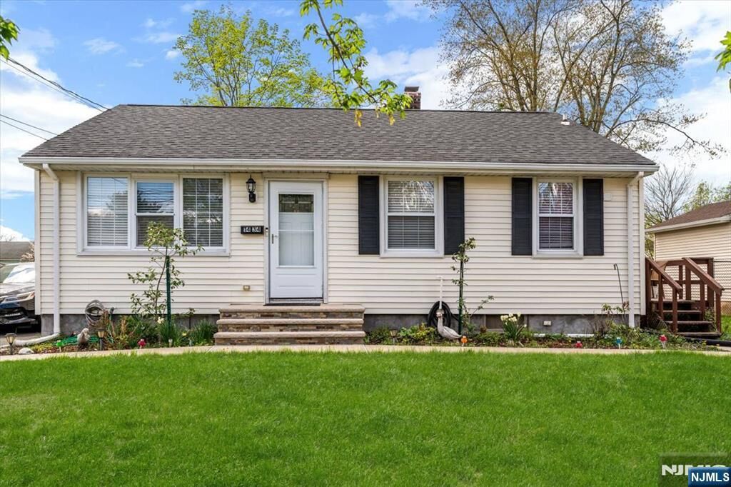 Property Photo: 1434 Madison Place NJ 07442