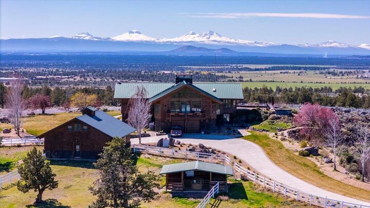 Property Photo:  1299 NW McDaniel Road  OR 97753 