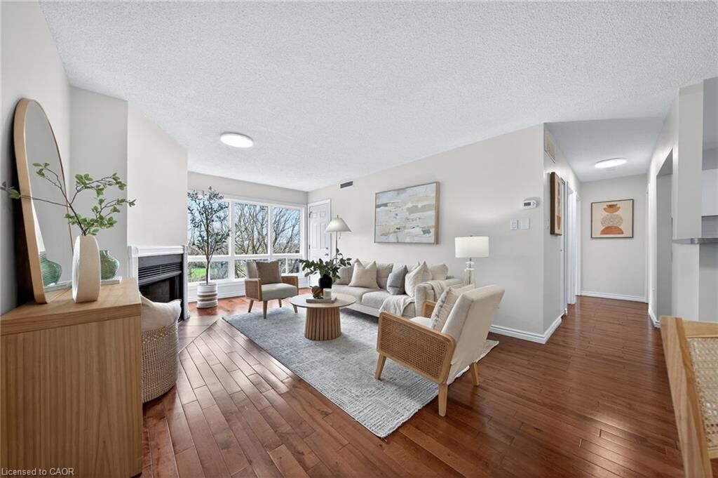 Property Photo:  15 Hofstetter Avenue 406  ON N2A 3Z7 