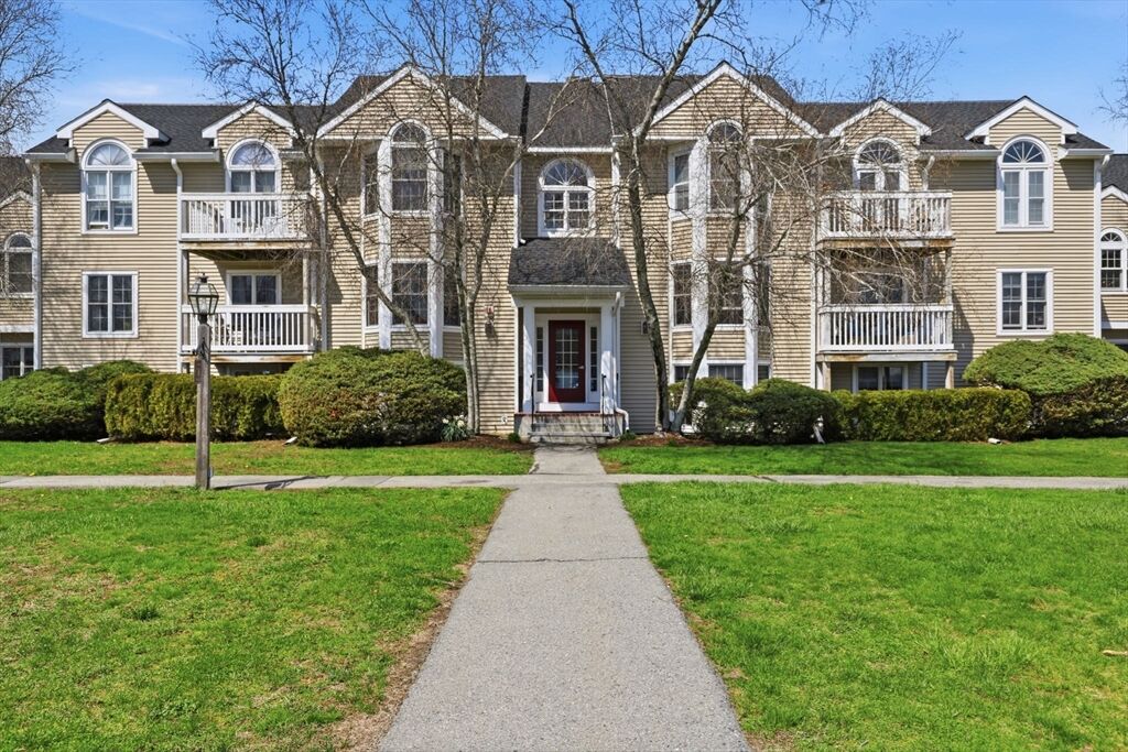 Property Photo:  1606 Carrriage Ln 1606  MA 02780 