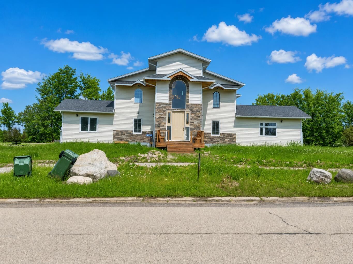 Property Photo: 4230 Caribou Crescent AB T0G 2K0