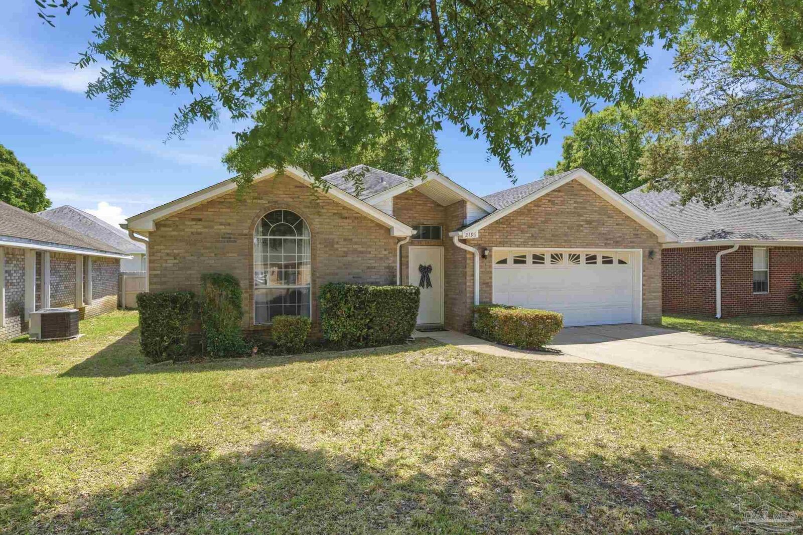 Property Photo:  2196 Topaz Ct  FL 32547 