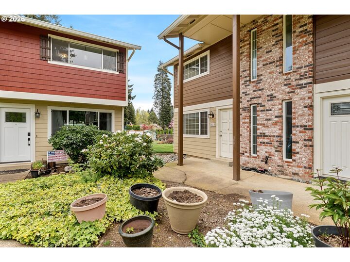 Property Photo:  7813 NE 14th St  WA 98664 