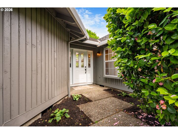 Property Photo:  7721 SW Afton Ln  OR 97224 