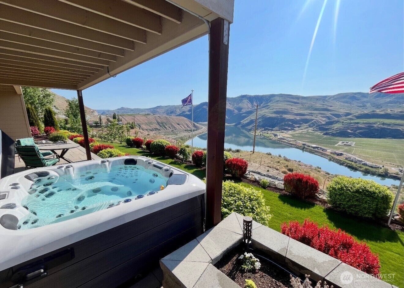 Property Photo: 525 Columbia View Road WA 98816