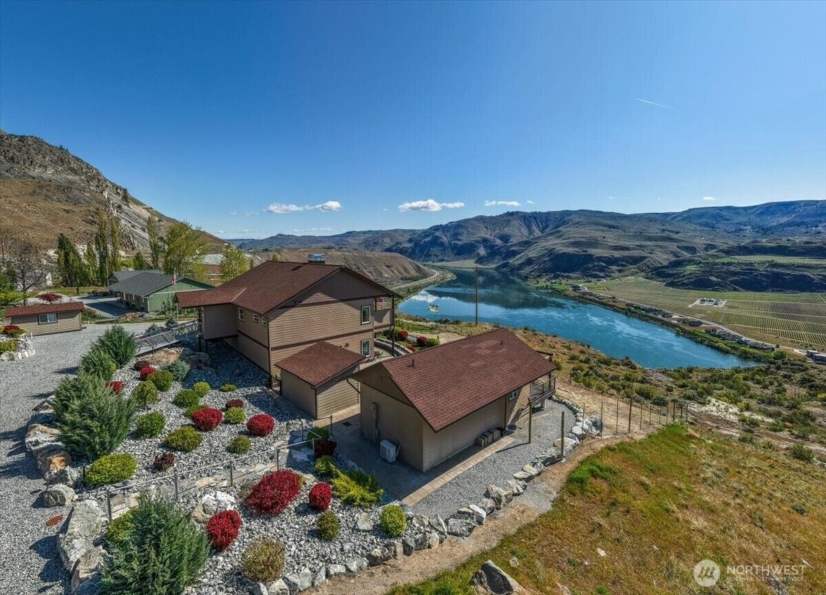 Property Photo:  525  Columbia View Road  WA 98816 