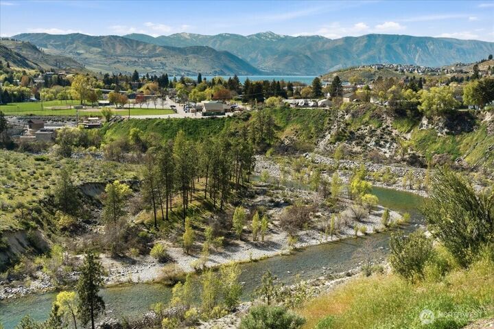 Property Photo:  404 S Clifford Street  WA 98816 