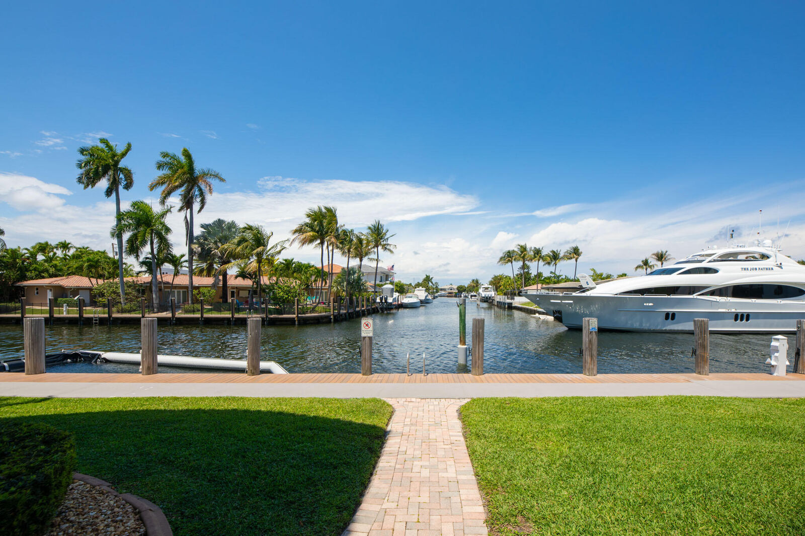 Property Photo: 3121 NE 51st Street 305E FL 33308