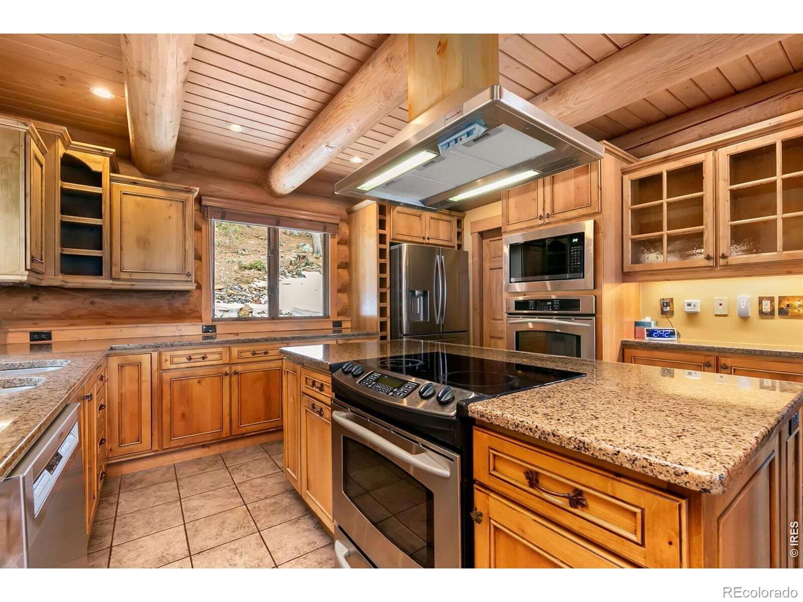 Property Photo:  1490 Hummingbird Drive  CO 80517 