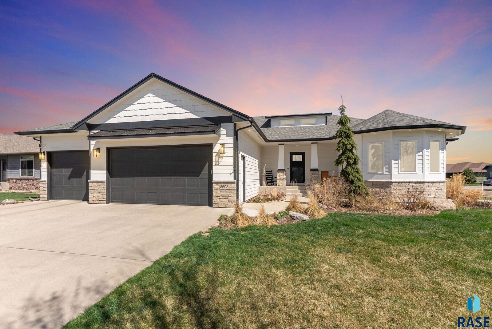 Property Photo:  8608 S Carver Cir  SD 57108 