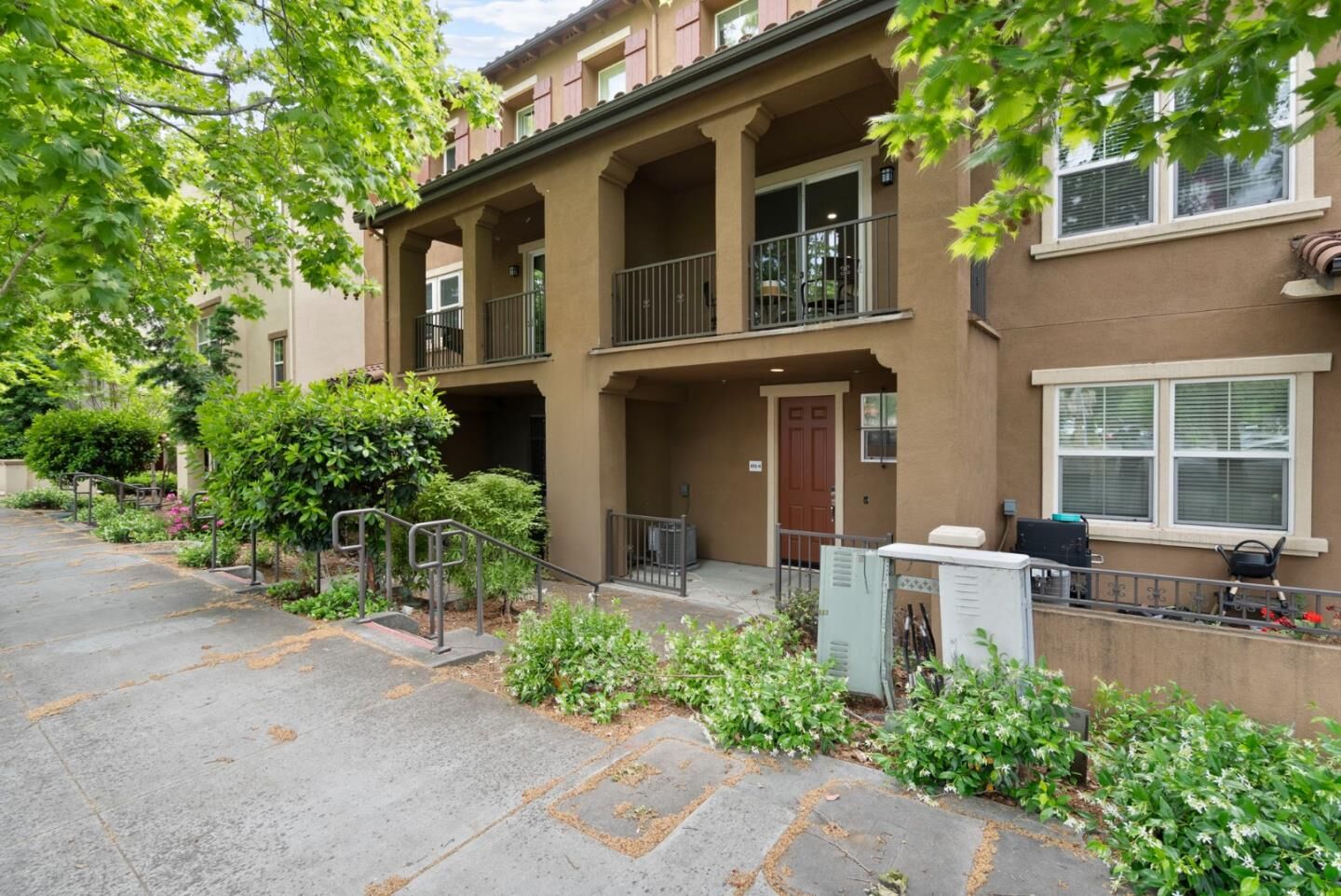 Property Photo:  691 North Capitol Avenue 4  CA 95133 