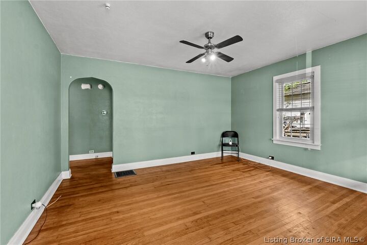 Property Photo:  907 Allison Lane  IN 47130 