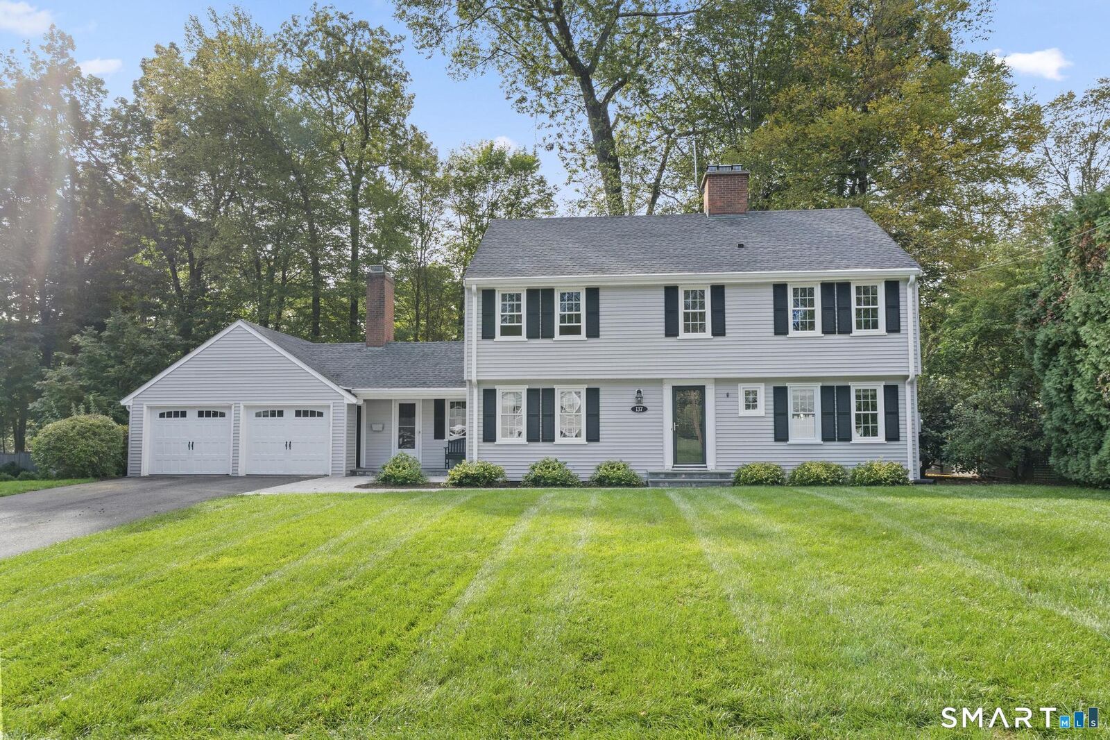 Property Photo:  137 Pioneer Drive  CT 06117 