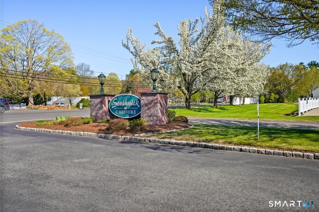 Property Photo: 70 Southwick Court 311 CT 06410