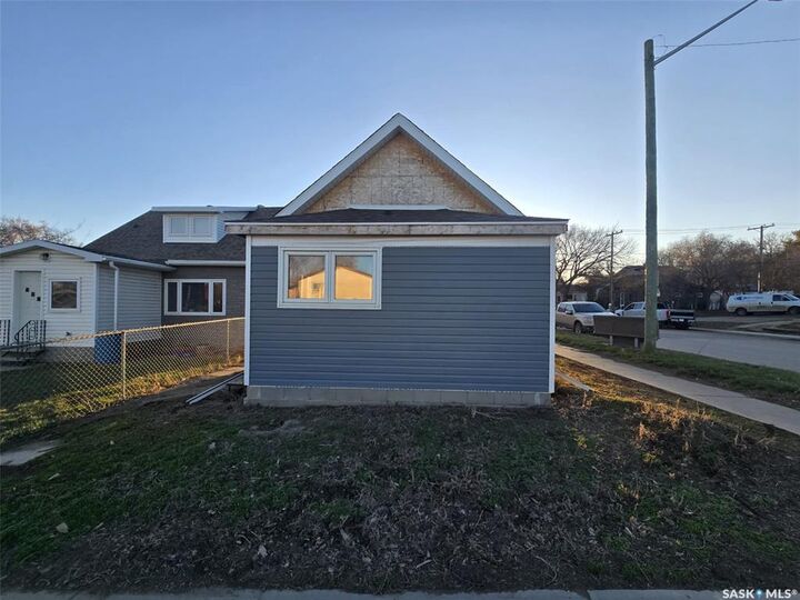 Property Photo: 538 9th Avenue NW SK S6H 4H7