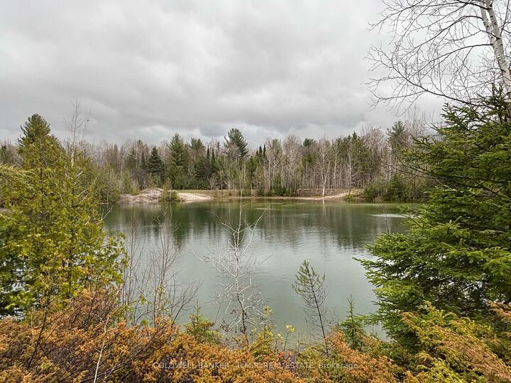 Photo de la propriété:  11369 And 11501 Concession Rd 3 Road  ON L0E 1T0 